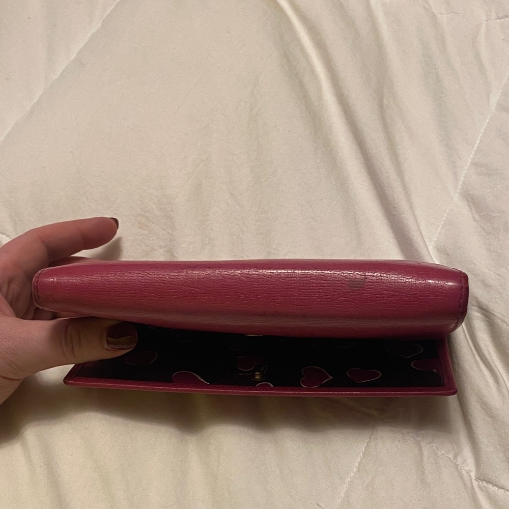 Gucci Pink Wallet with Gold Heart Accent - Picture 4 of 5
